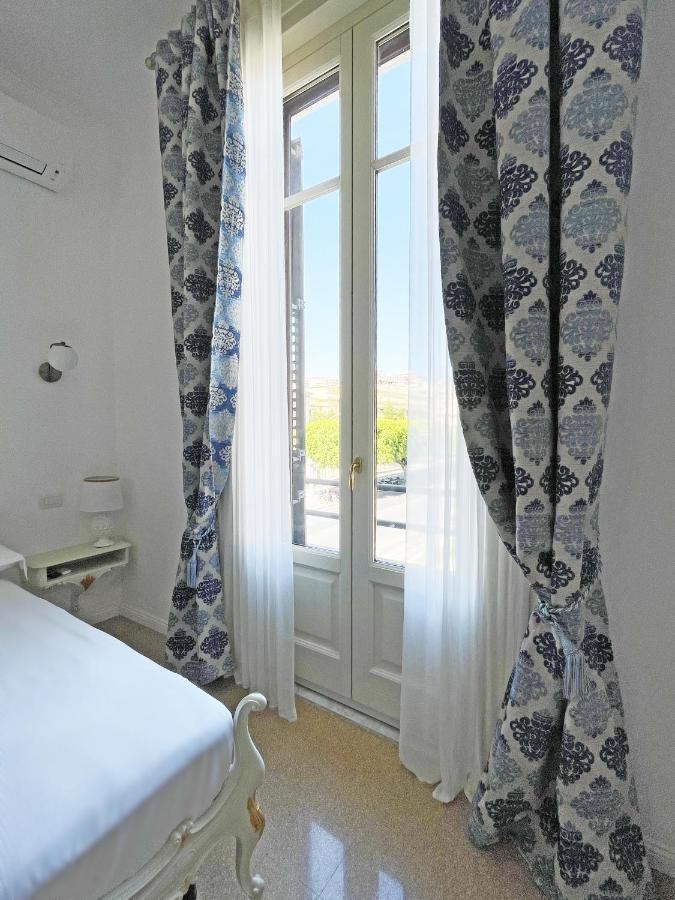 מסינה Isola - Smart Aparthotel מראה חיצוני תמונה